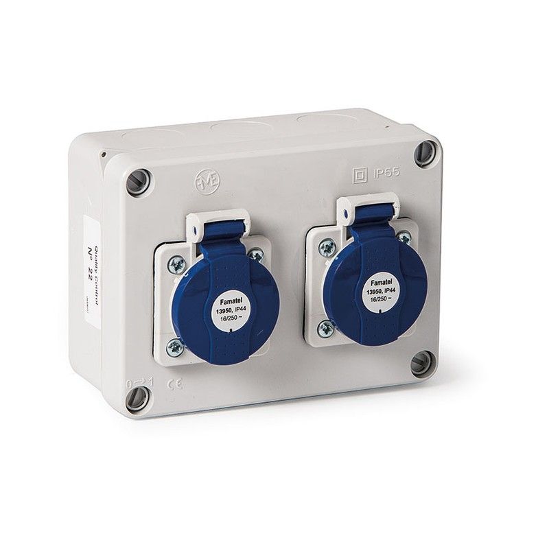 Caja Estanca 2 Tomas 2P+Tt Lateral 9000R3064 Famatel